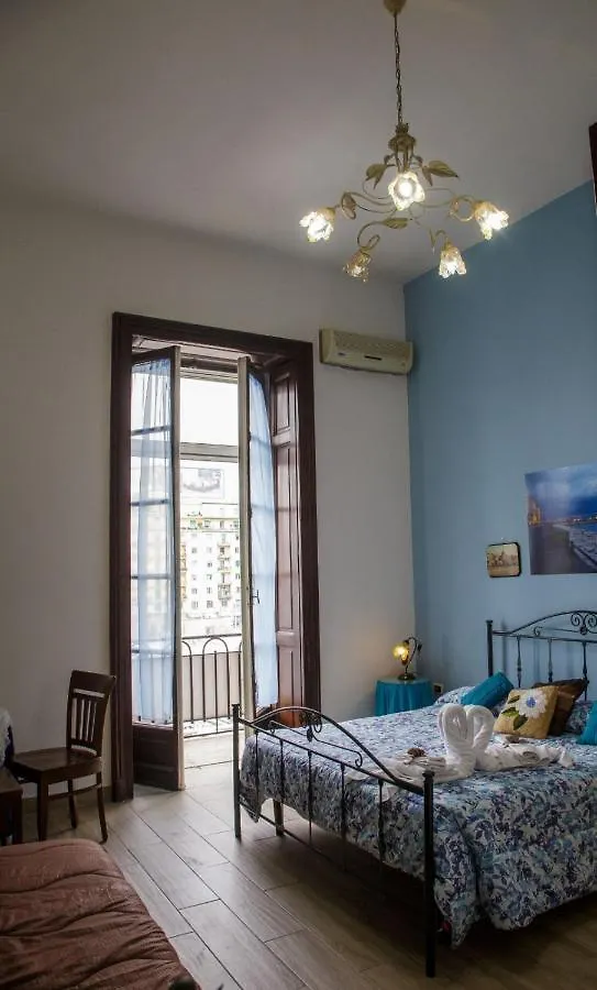 לינה וארוחת בוקר נאפולי Parthenope'S Home